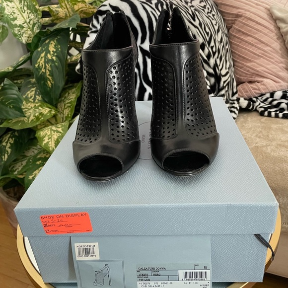 Prada low ankle open toe pumps - Picture 3 of 11